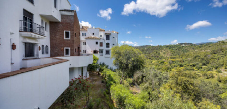APARTAMENT, LOS ARQUEROS BENAHAVIS. Spacious and bright