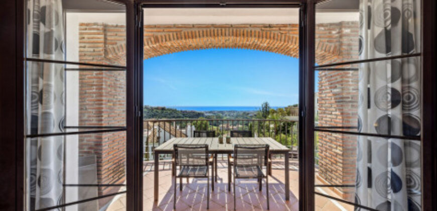 APARTAMENT, LOS ARQUEROS BENAHAVIS. Spacious and bright