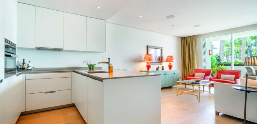 Impeccable Luxury apartment, Persian Gardens, Marina Puente Romano