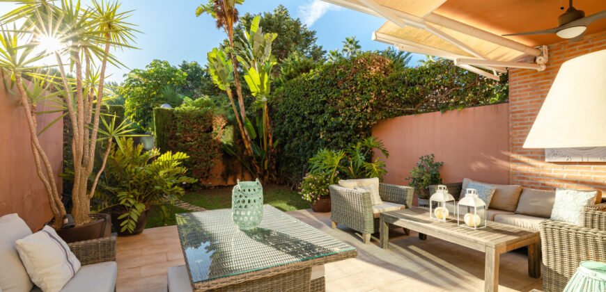 Townhouse in Villas de Los Monteros