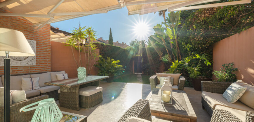 Townhouse in Villas de Los Monteros