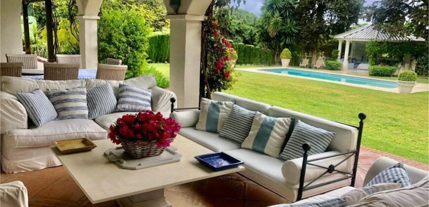 VILLA EN CALAHONDA