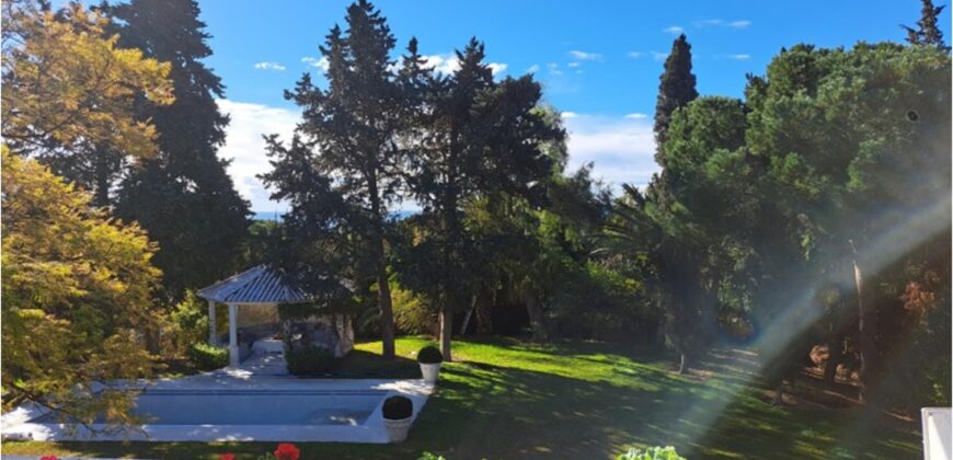 VILLA EN CALAHONDA