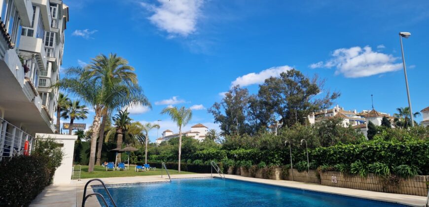 APARTMENT IN PUERTO BANUS