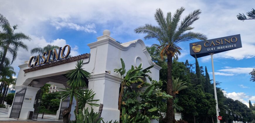 APARTMENT IN PUERTO BANUS